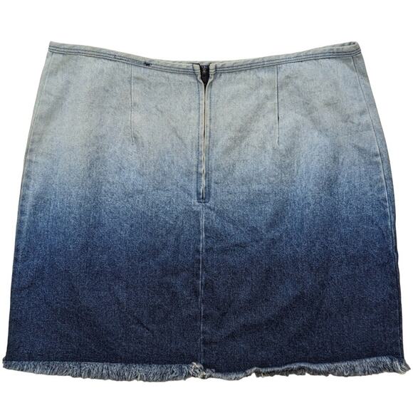 Y2K Ombre Denim Mini Skirt - Picture 6 of 7
